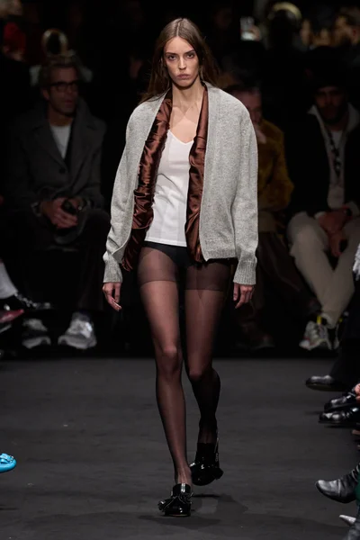 Look 11
